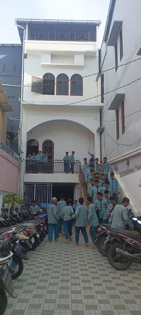 Halaman sekolah